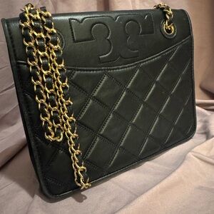 Elegant Black Tory Burch Quilted Shoulder Bag (Authentic)